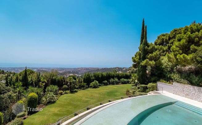 4-Bedroom Luxury Villa with Private Pool and Sea View in La Zagaleta, Malaga, photo 3