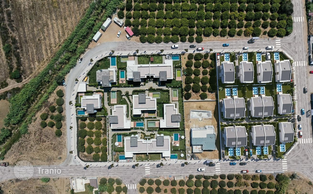 3–4-Bedroom Villa with Private Pool, Balcony and Terrace in Side, Turkey, photo 4