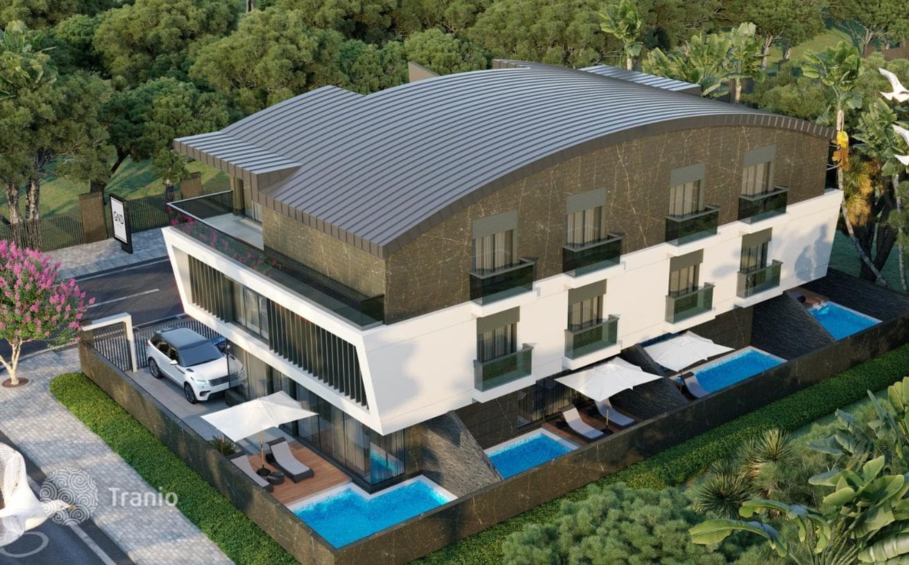 3–5-Bedroom Luxury Villas 900 m from the Beach in Lara, Antalya