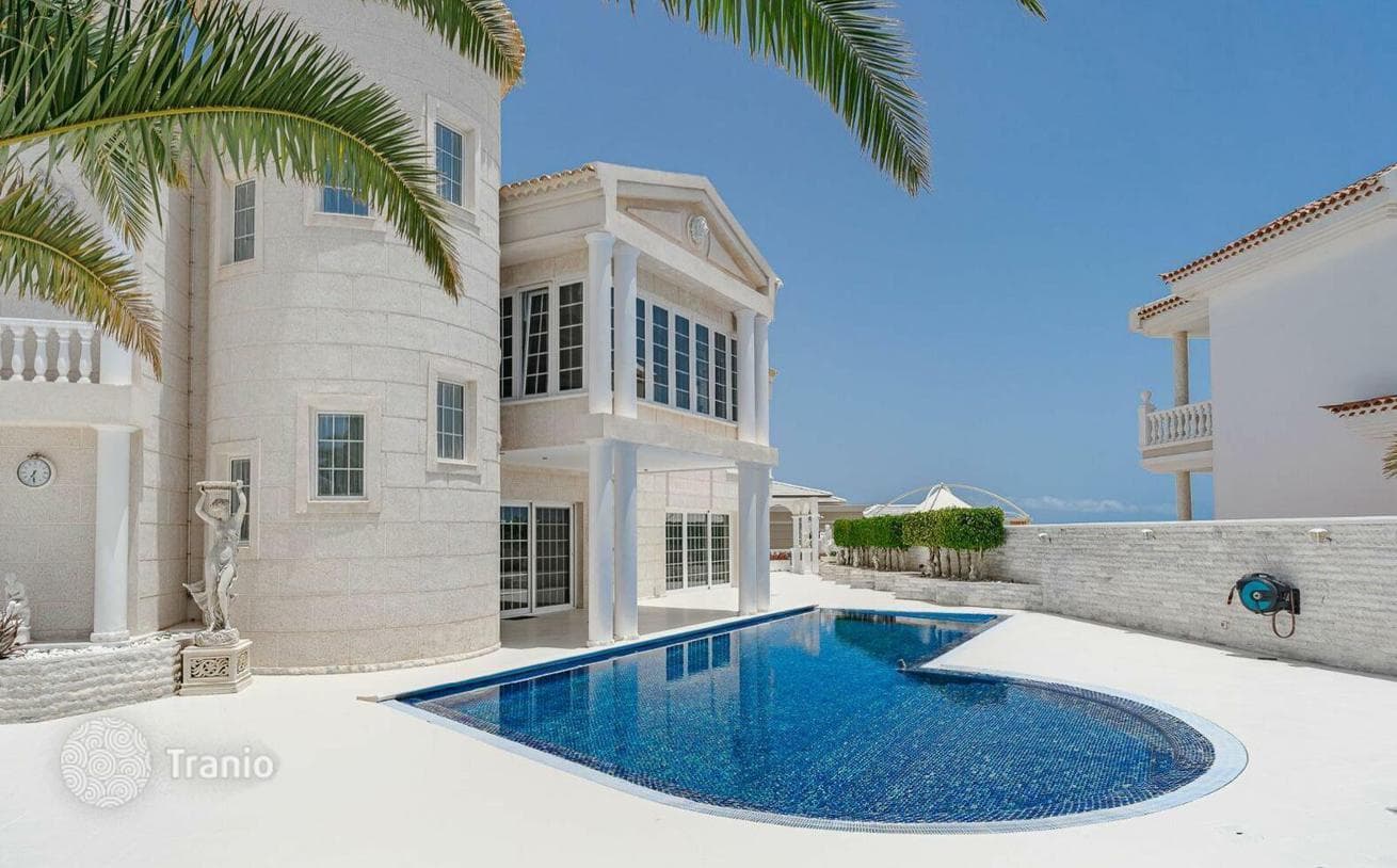 Luxury Villa with Private Pool and Garden in La Caleta, Tenerife, photo 2