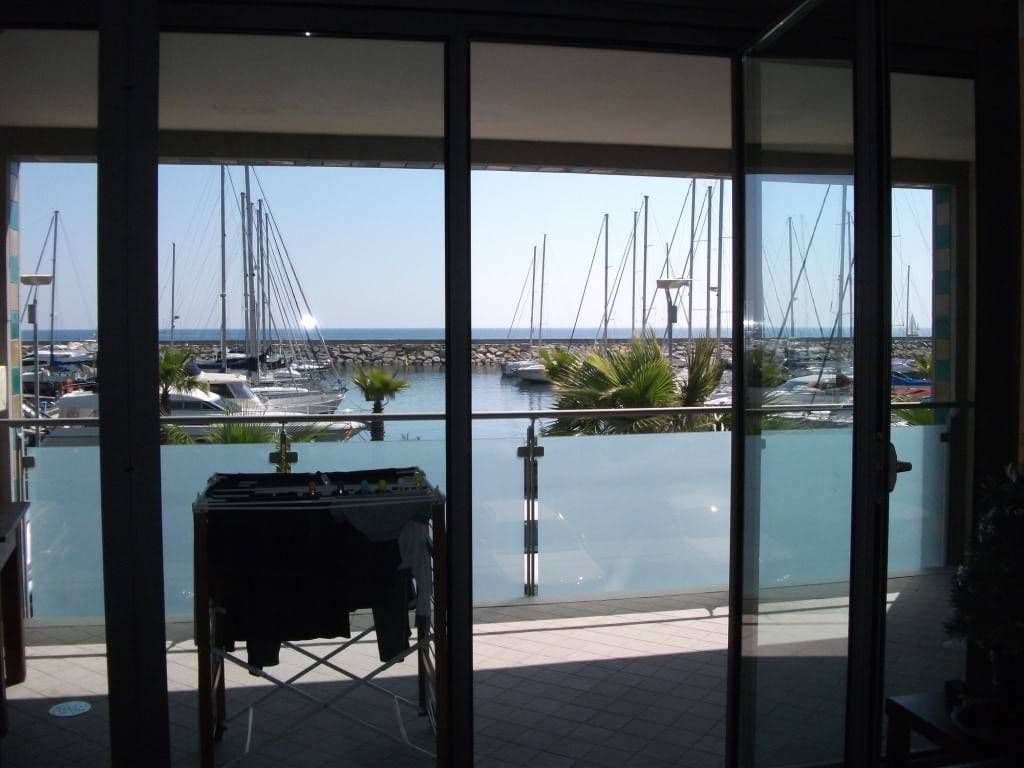 1-Bedroom Apartment in Arma di Taggia, photo 2