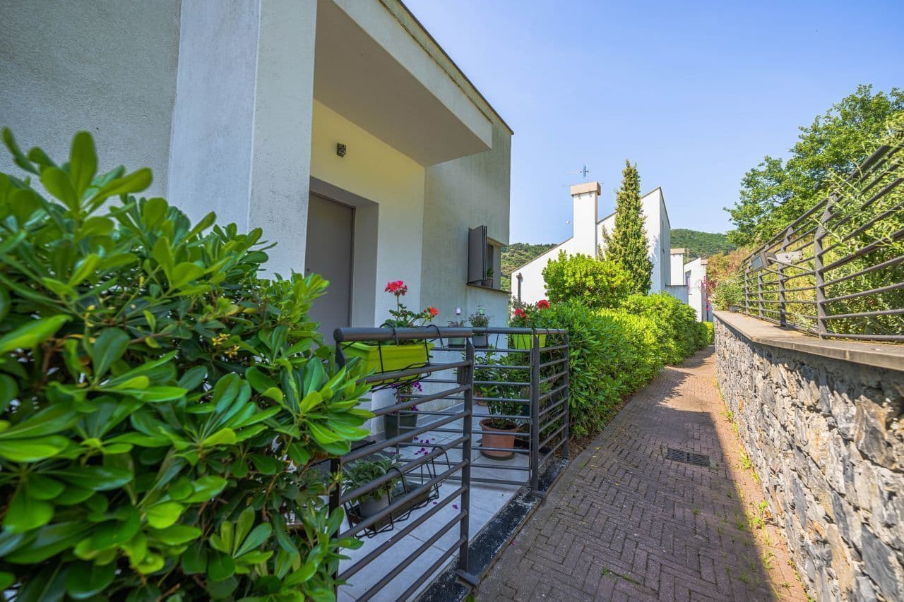 2-Bedroom Apartment in Alassio, photo 3