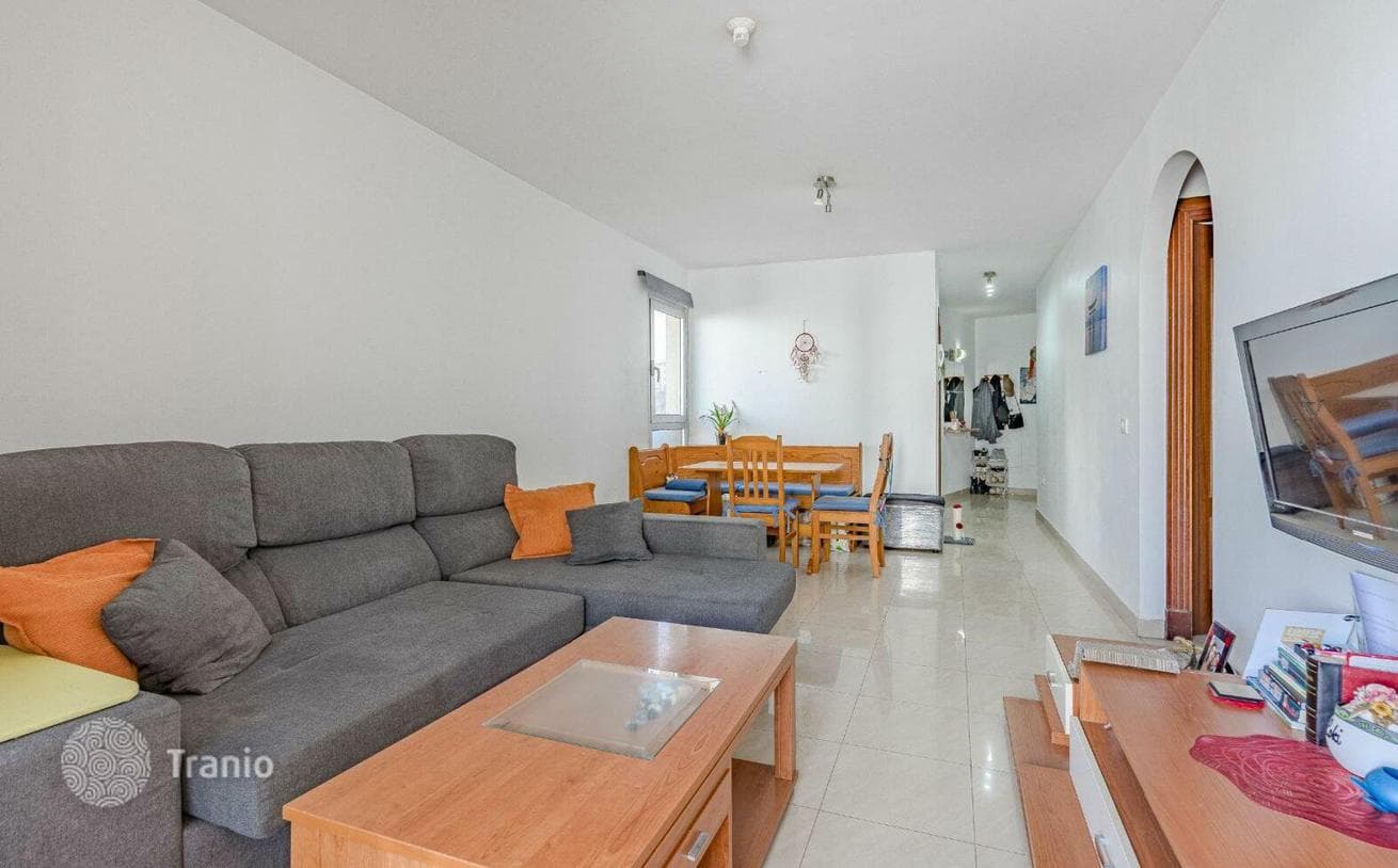 2-Bedroom Apartment with Partial Sea View in Playa Paraiso, Tenerife, photo 2