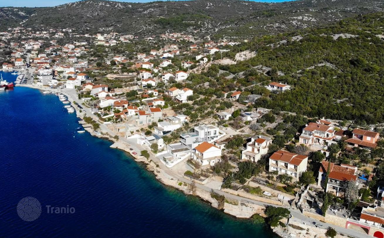 Земля под застройку с видом на море недалеко от Трогира, Сплитско-Далматинская жупания, Хорватия, фото 2