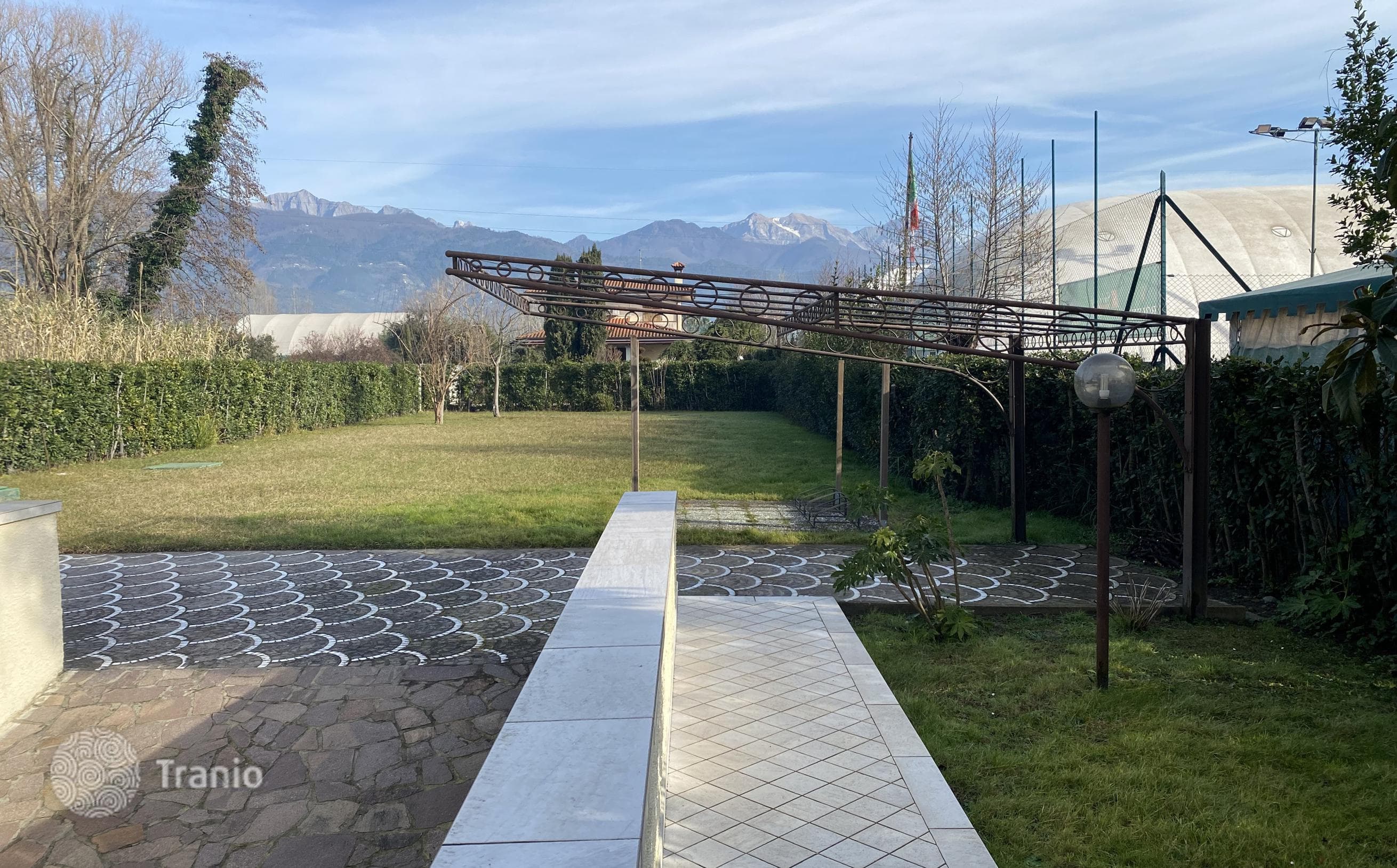 7-Bedroom Villa with Private Garden in Forte dei Marmi, photo 3
