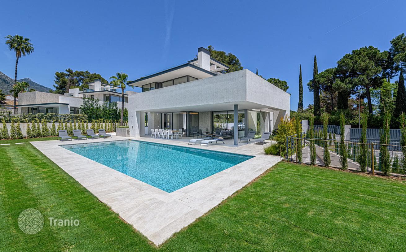 5-Bedroom Villa with 801 m² in Marbella, photo 2