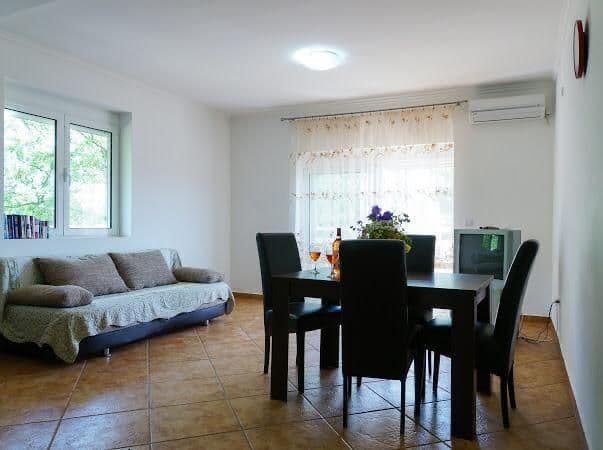 2-Bedroom Apartment in Buljarica, Budva, photo 5