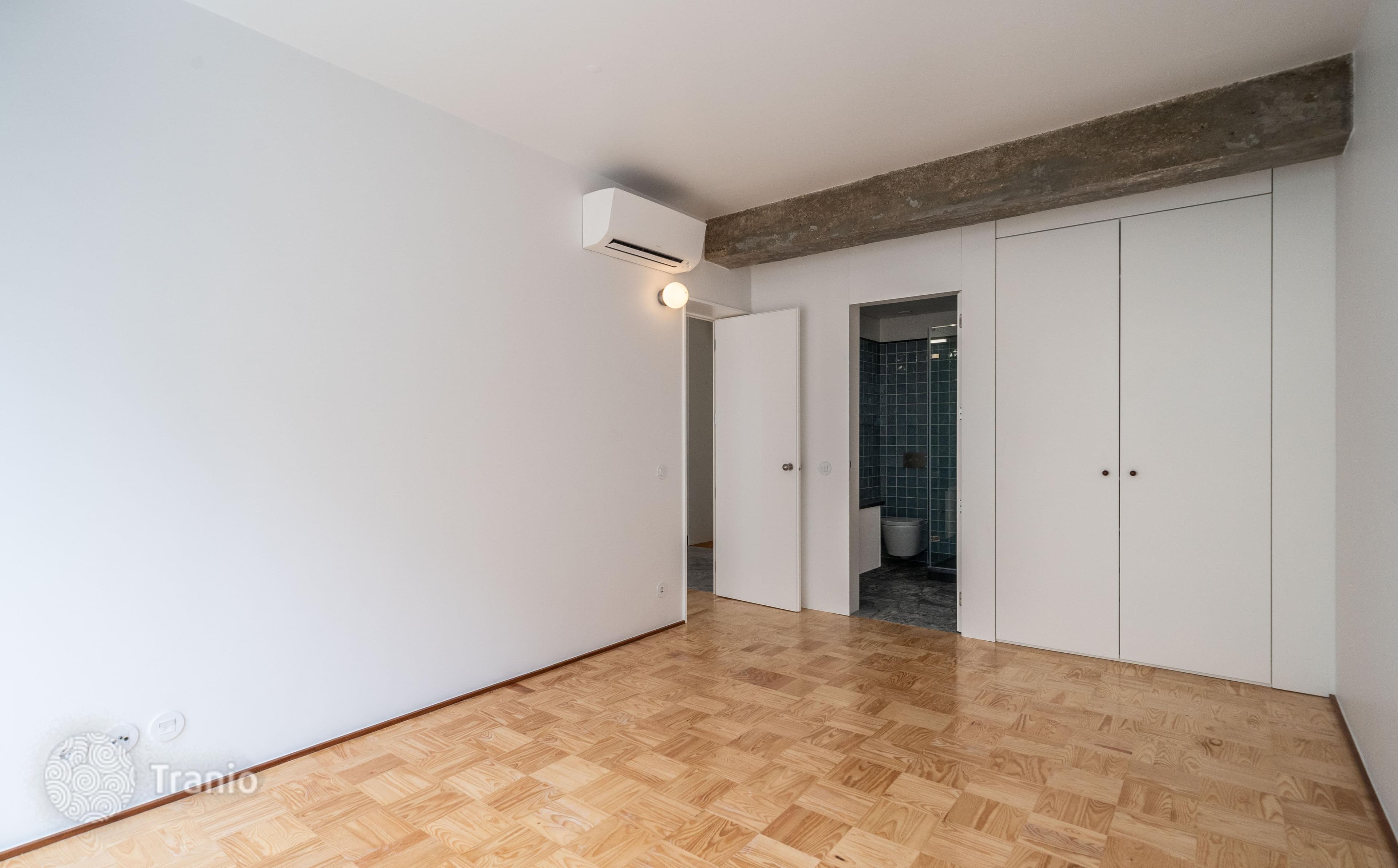 Bright Apartments in a Renovated Building in Porto, Portugal, photo 4