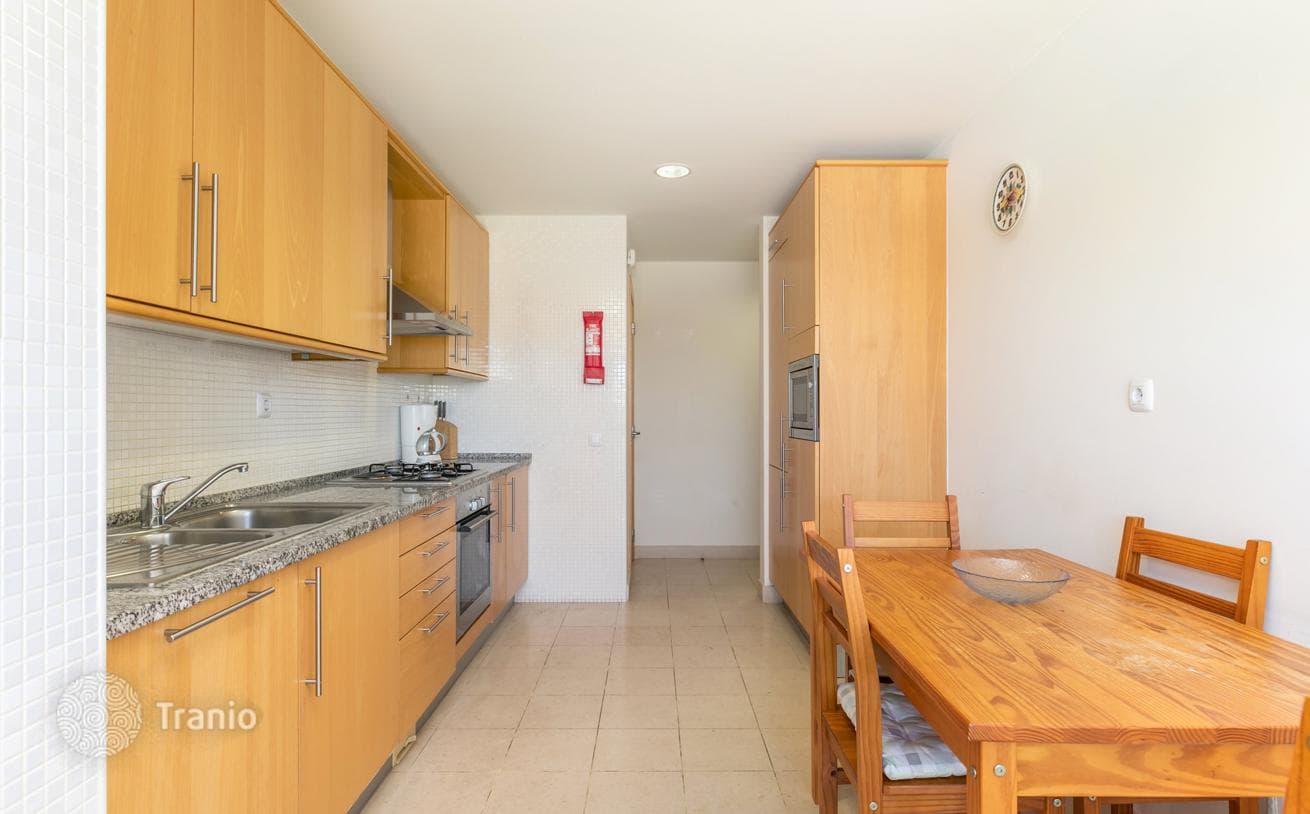 2-Bedroom Apartment with Parking in Albufeira, Faro, photo 4