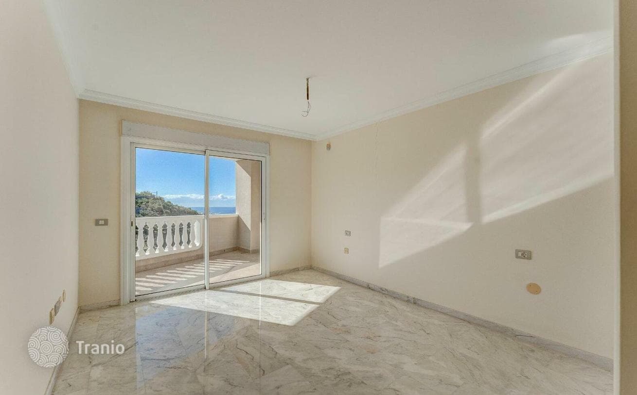 2-Bedroom Penthouse with Roof Terrace in Acantilado de los Gigantes, photo 5