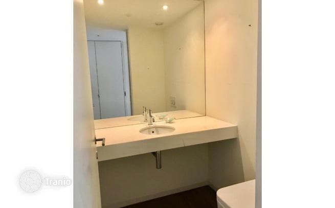2-Bedroom Apartment in Porto