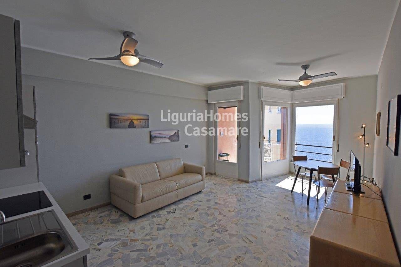 1-Bedroom Apartment in Ospedaletti, photo 3
