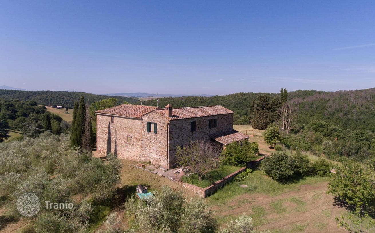 Farmhouse with Olive Grove in Camigliano, Italy, photo 2