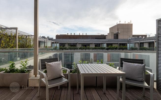 2-Bedroom Penthouse with Terrace in District V, Budapest, photo 4