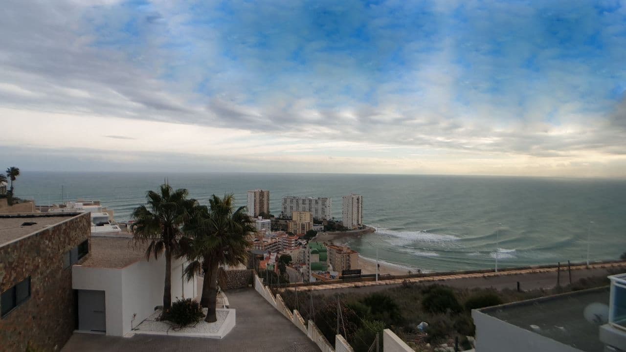 3-Bedroom Townhouse in Valencia, Spain