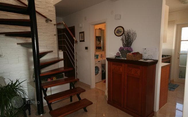 2-Bedroom Duplex with Terrace 800 m from the Sea in Split, photo 4