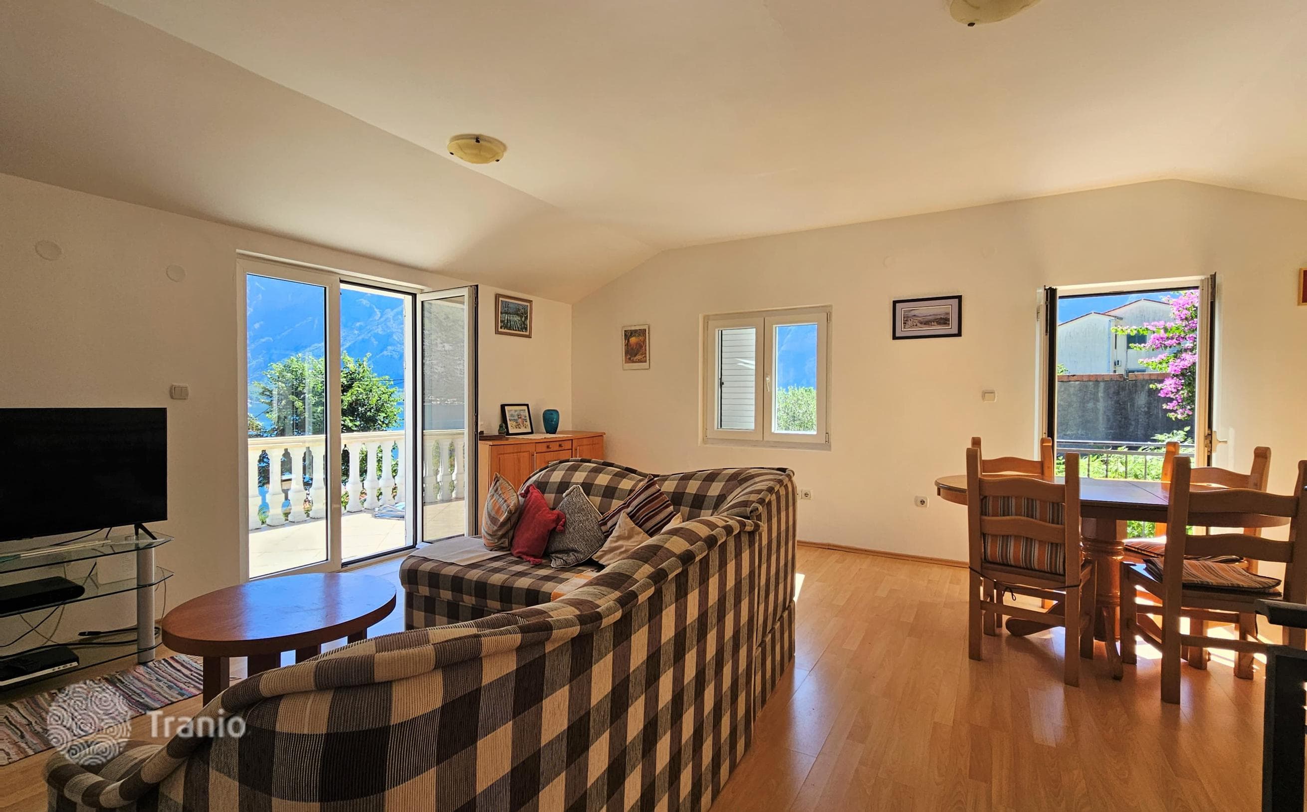 2-Bedroom Villa with Bay View in Kotor, photo 3