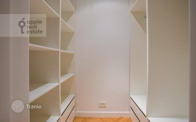 2-Bedroom Apartment in Tverskoy District, Moscow