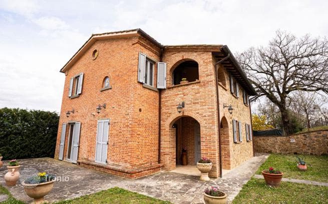 3-комнатная вилла 200 м² в Фояно-делла-Кьяна, Италия, фото 4
