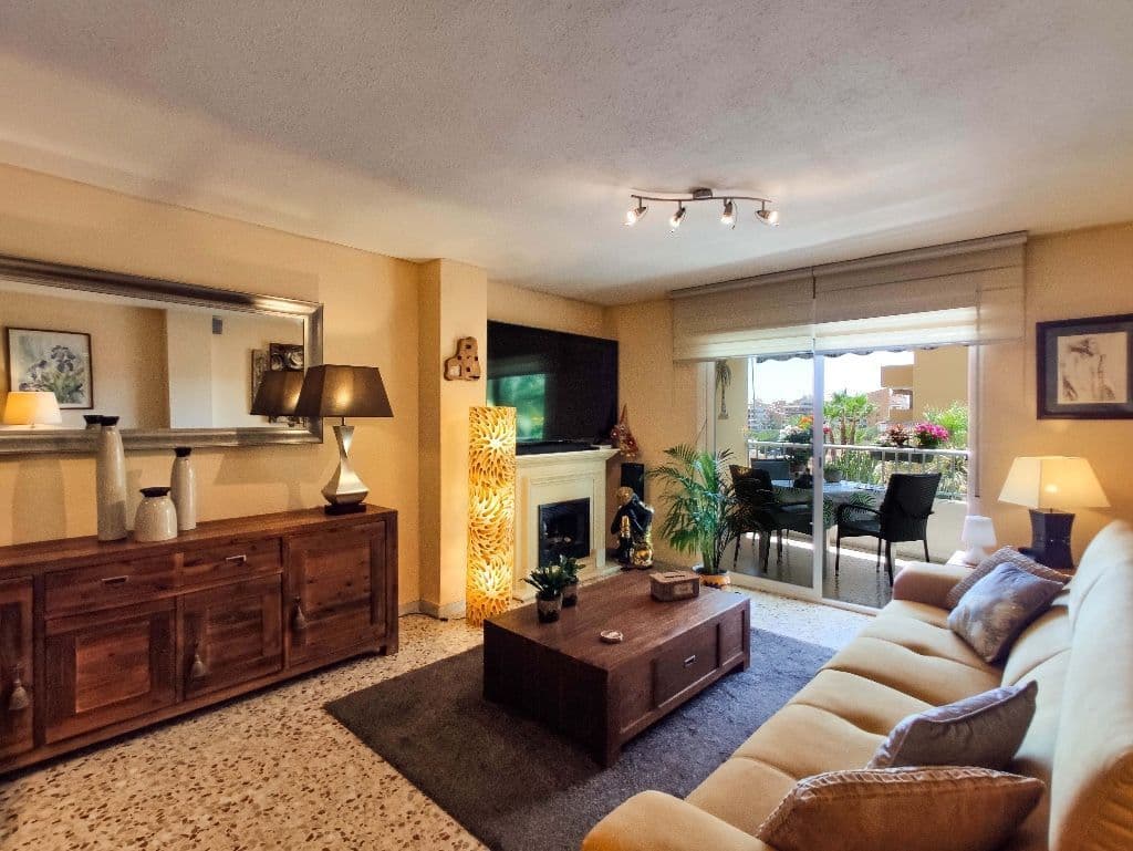 3-Bedroom Apartment in Punta Prima, photo 2