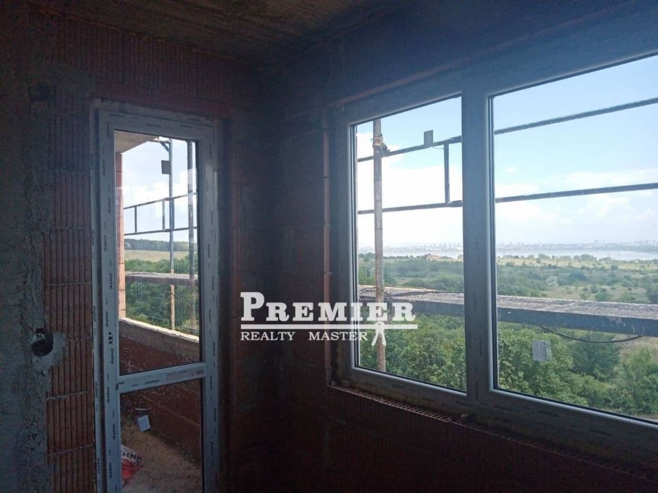 1-Bedroom Apartment in Burgas, photo 3