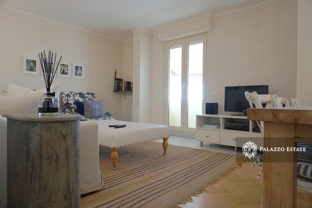 2-Bedroom Apartment in Viareggio, photo 2