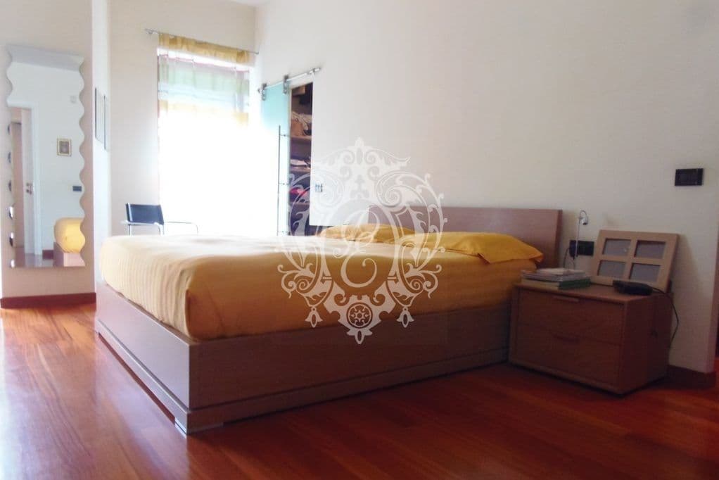 3-Bedroom Apartment in Milan, Italy, photo 5