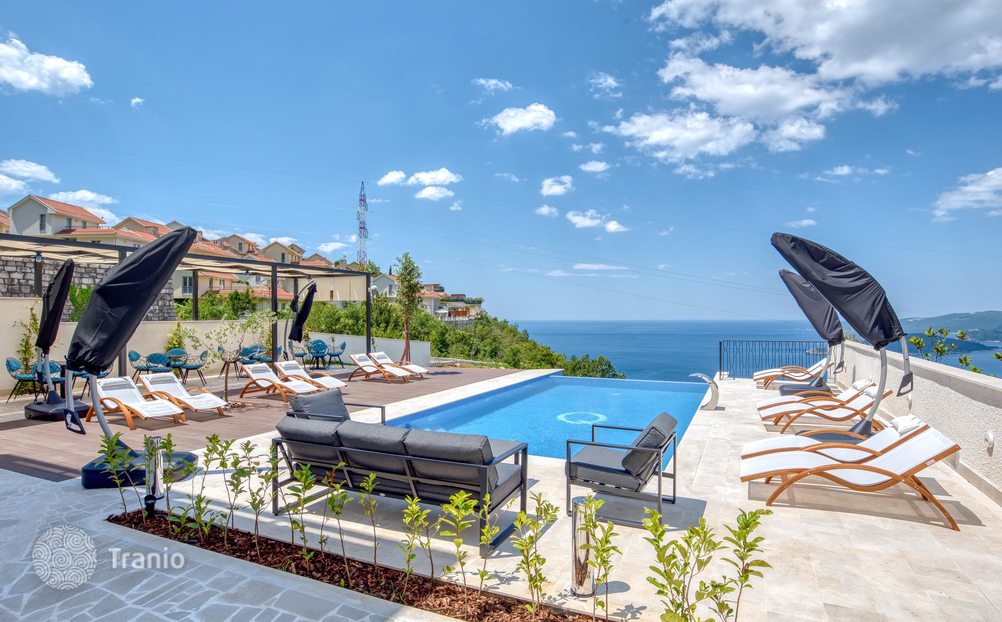 4-Bedroom Villa with Private Pool and Sea View in Budva, photo 3