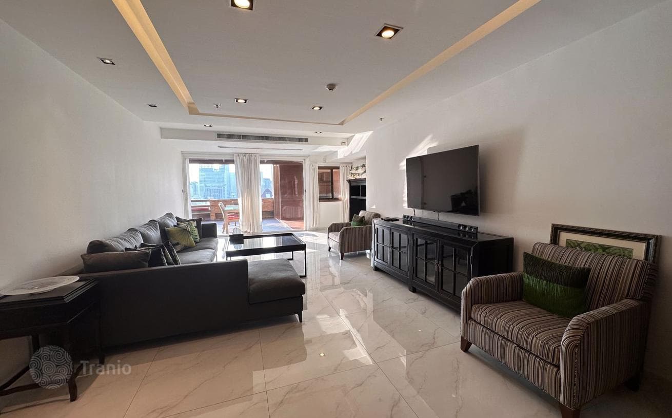 3-Bedroom Condo in Khlong Toei, Bangkok, photo 3