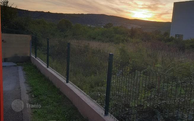 Большой земельный участок рядом с дорогой, Радановичи, Котор, Черногория