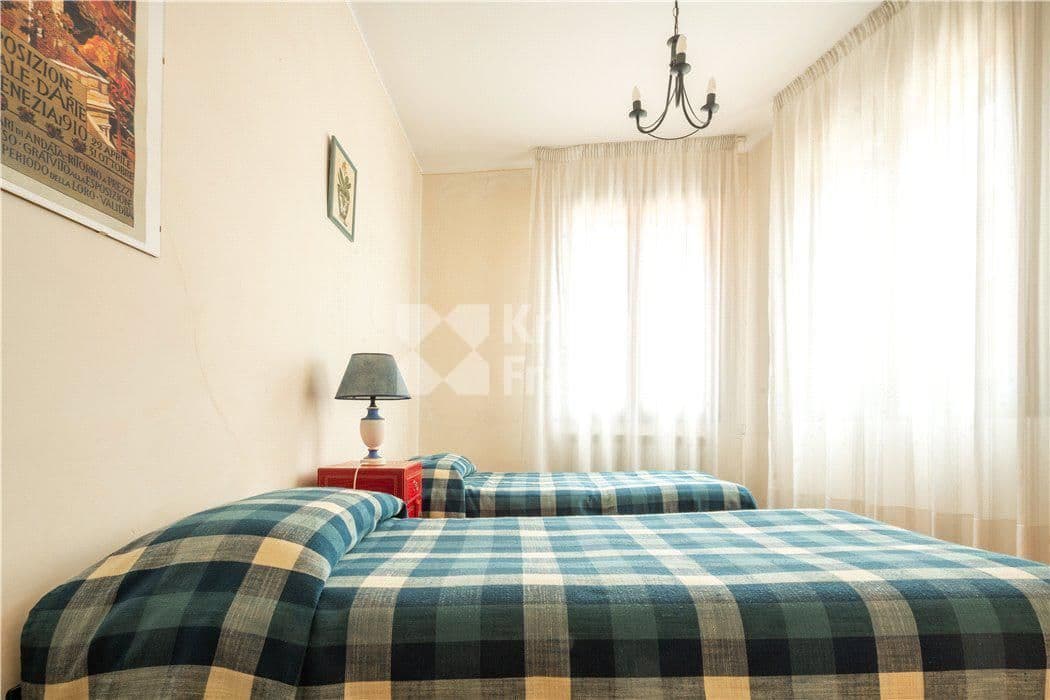 2-Bedroom Apartment in Venice, Italy, photo 5