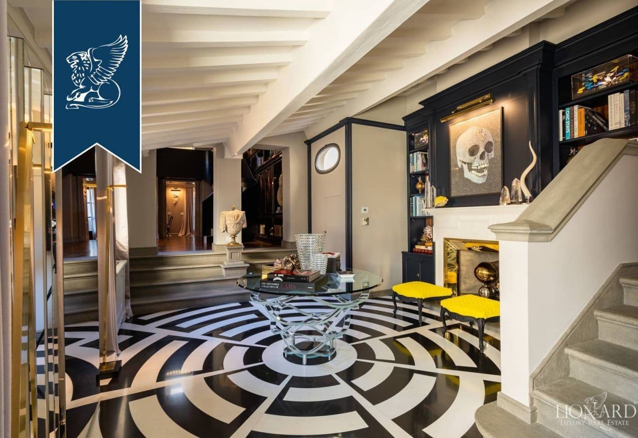 4-Bedroom Apartment in Florence, photo 3