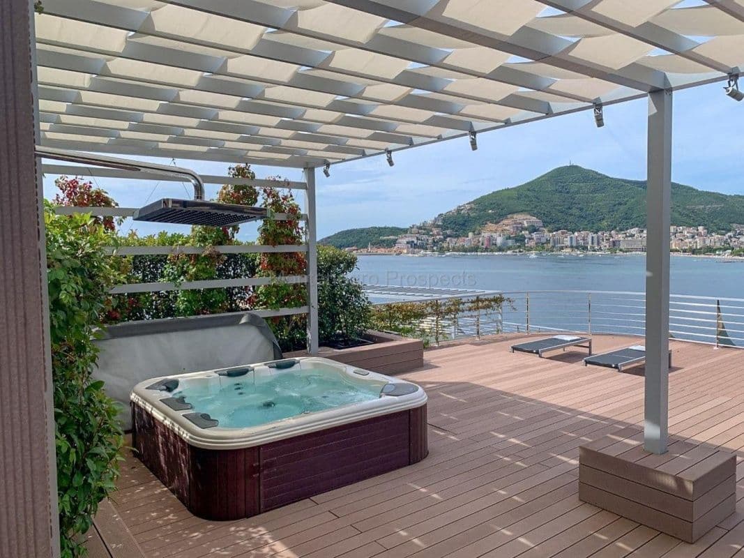 3-Bedroom Apartment in Budva, photo 2