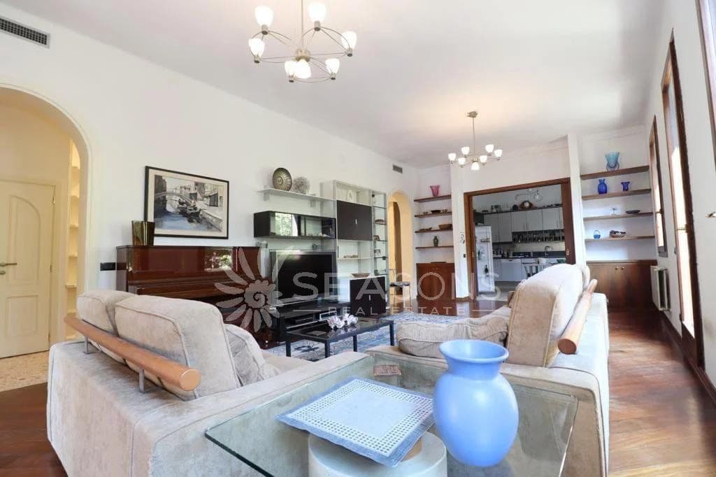4-Bedroom Apartment in Venice, Italy, photo 2