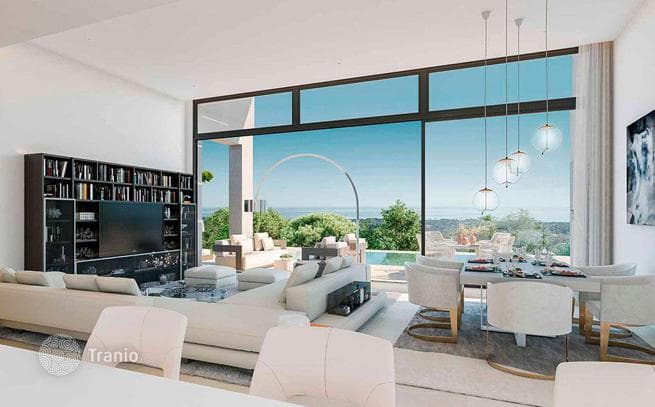 Luxury Villa with Panoramic Sea Views in Benahavís, Costa del Sol