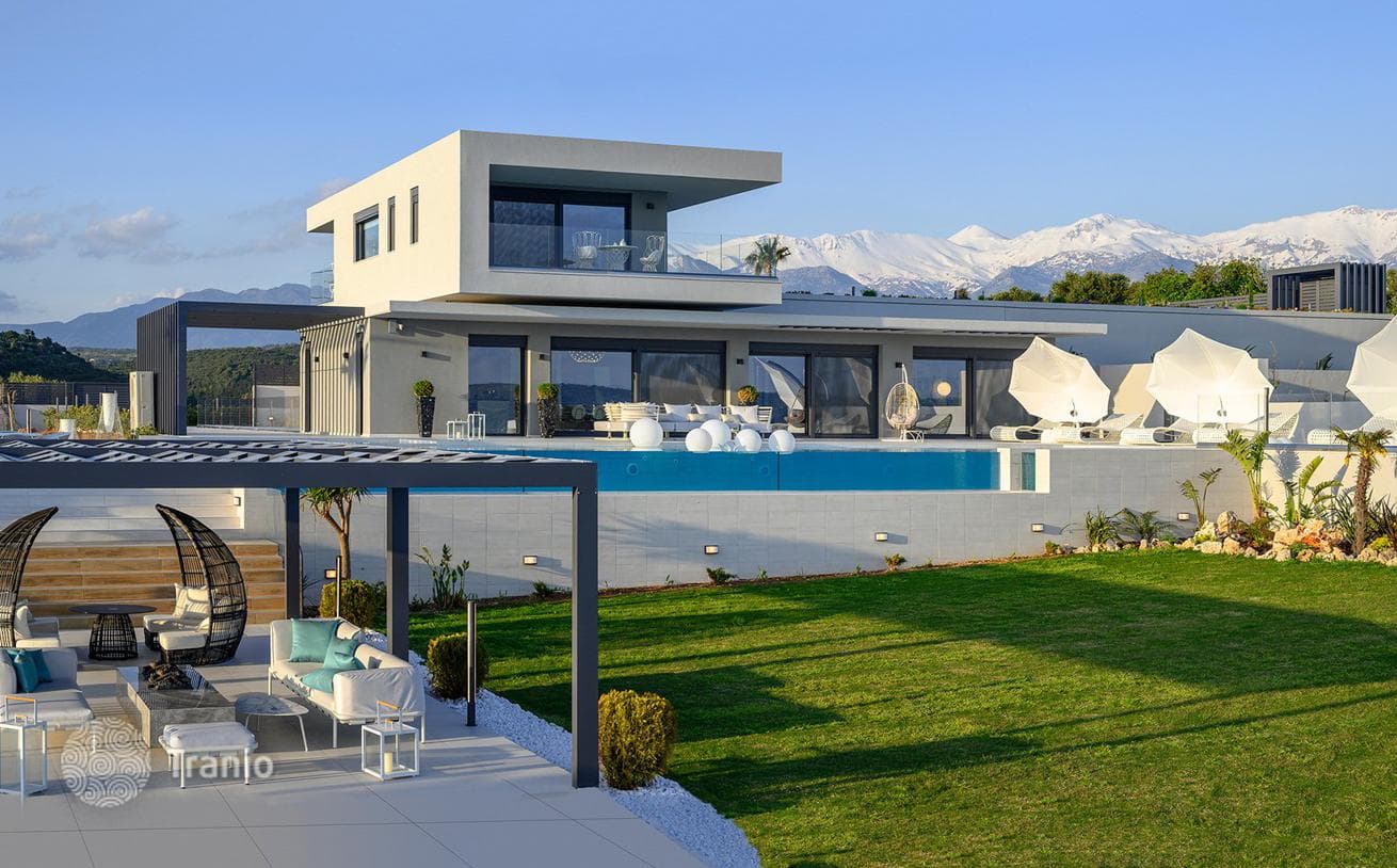 3-Bedroom Villa with Private Pool and Sea View in Almirida, Chania, Crete