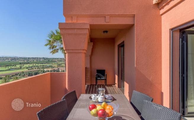 Apartments with Pool Near Golf Course in Alcantarilla, Algarve