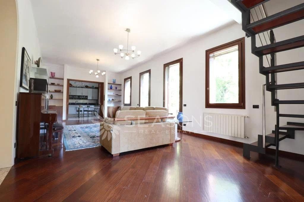 4-Bedroom Apartment in Venice, Italy, photo 4