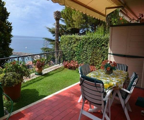 2-Bedroom Apartment in Ospedaletti