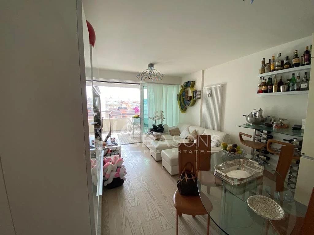 1-Bedroom Apartment in Jesolo, photo 3