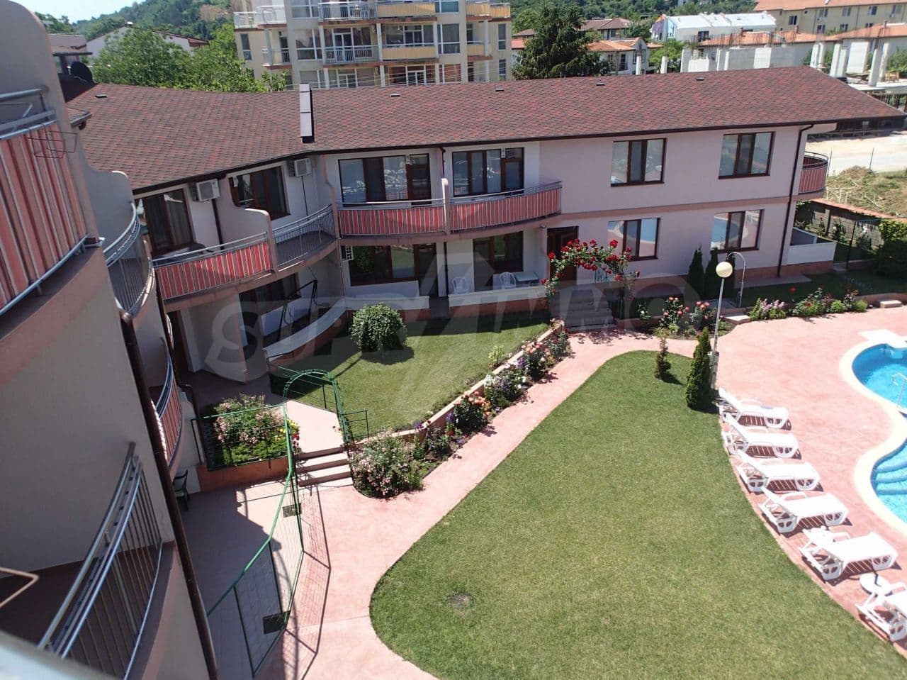 1-Bedroom Apartment in Albena, photo 3