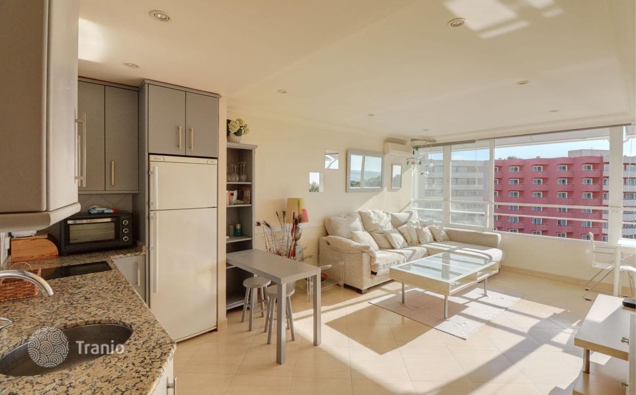 2-Bedroom Penthouse with Partial Sea View in Portals Nous, Mallorca, photo 3