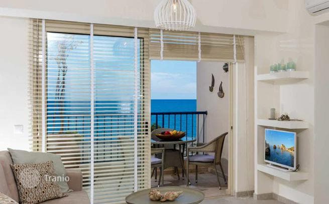Beachfront Residence with Shared Pool and Restaurant in Hania, Crete, photo 2