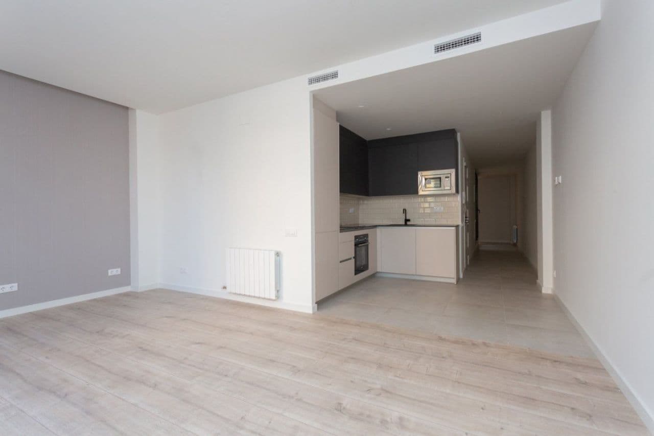 3-Bedroom Apartment in Barcelona, photo 2