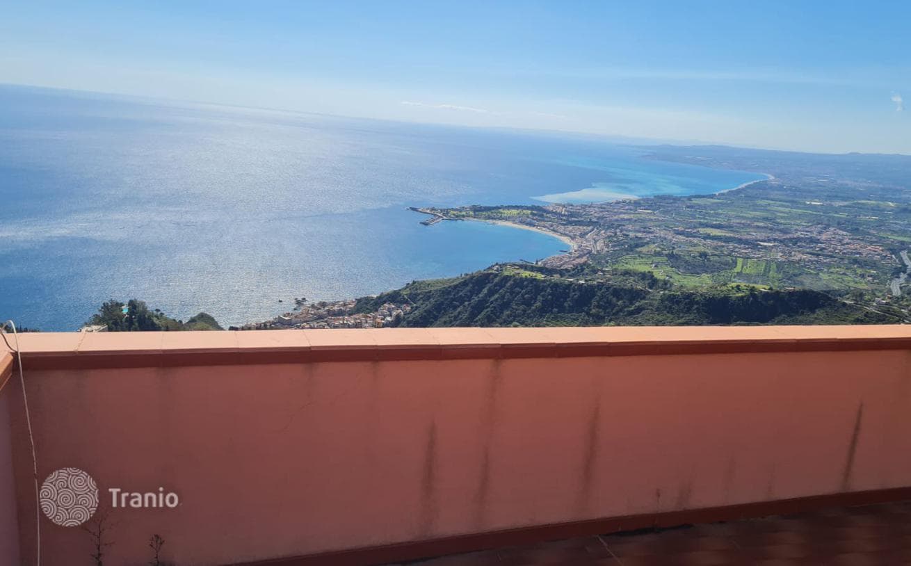 3-Bedroom House with Sea View in Castelmola, Sicily, photo 5