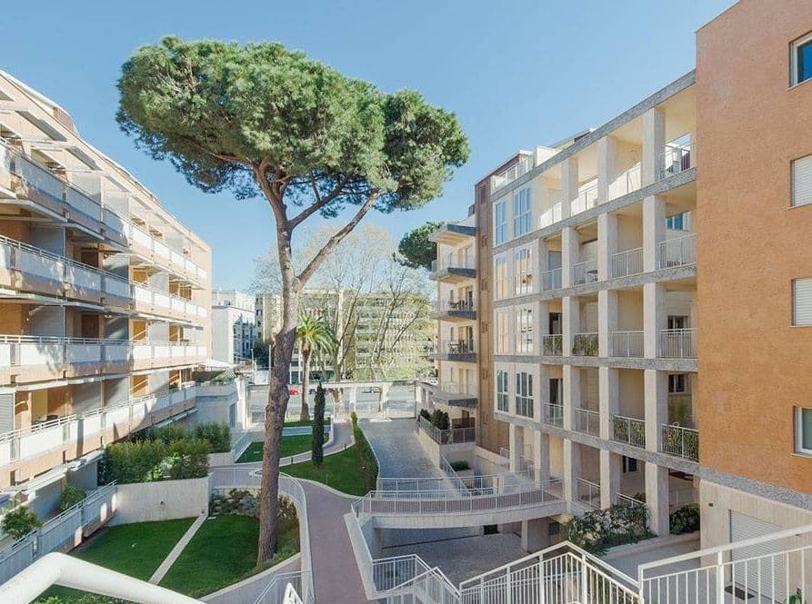 2-Bedroom Penthouse in Rome, photo 2