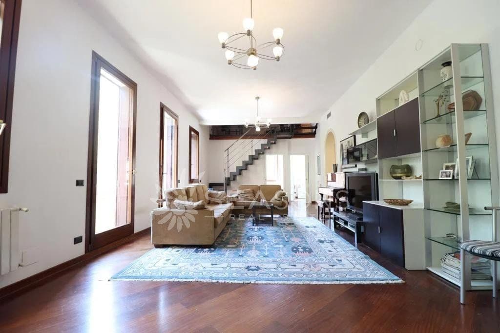 Квартира в Венеции, Италия, 210 м²