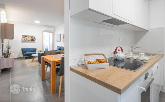 2-Bedroom Apartment with Balcony Near the Beach in Split, photo 4