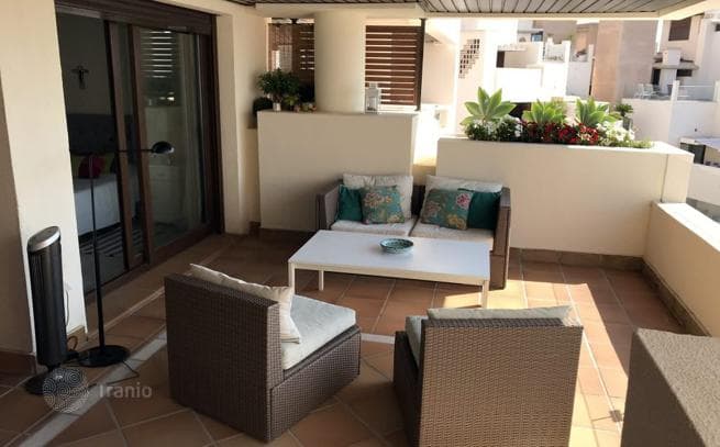Modern Apartment with Terrace and Sea View in Estepona