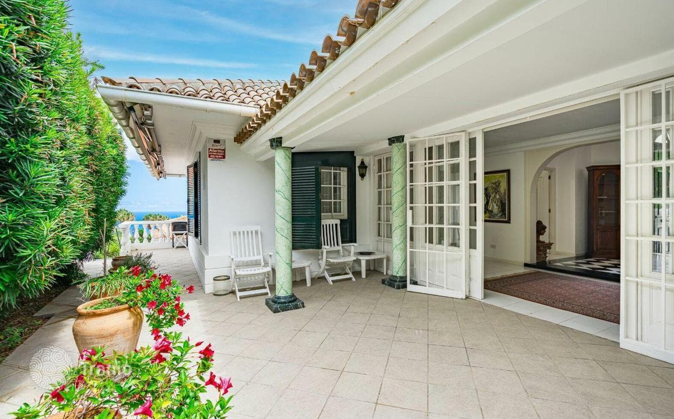 2-Bedroom Villa with Spa and Garage in La Orotava, Tenerife, photo 2
